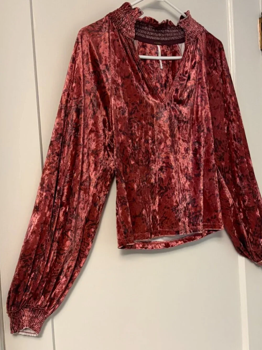 Free People Go Get 'Em Crushed Velvet Balloon Sleeve Blouse size XS bohemian